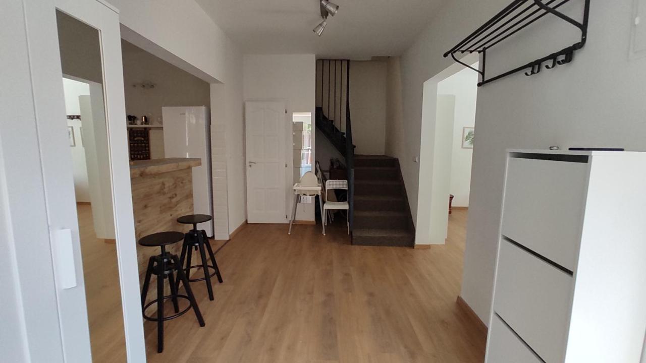 Flora House 3 Minutes From Lake Balaton ケストヘイ エクステリア 写真