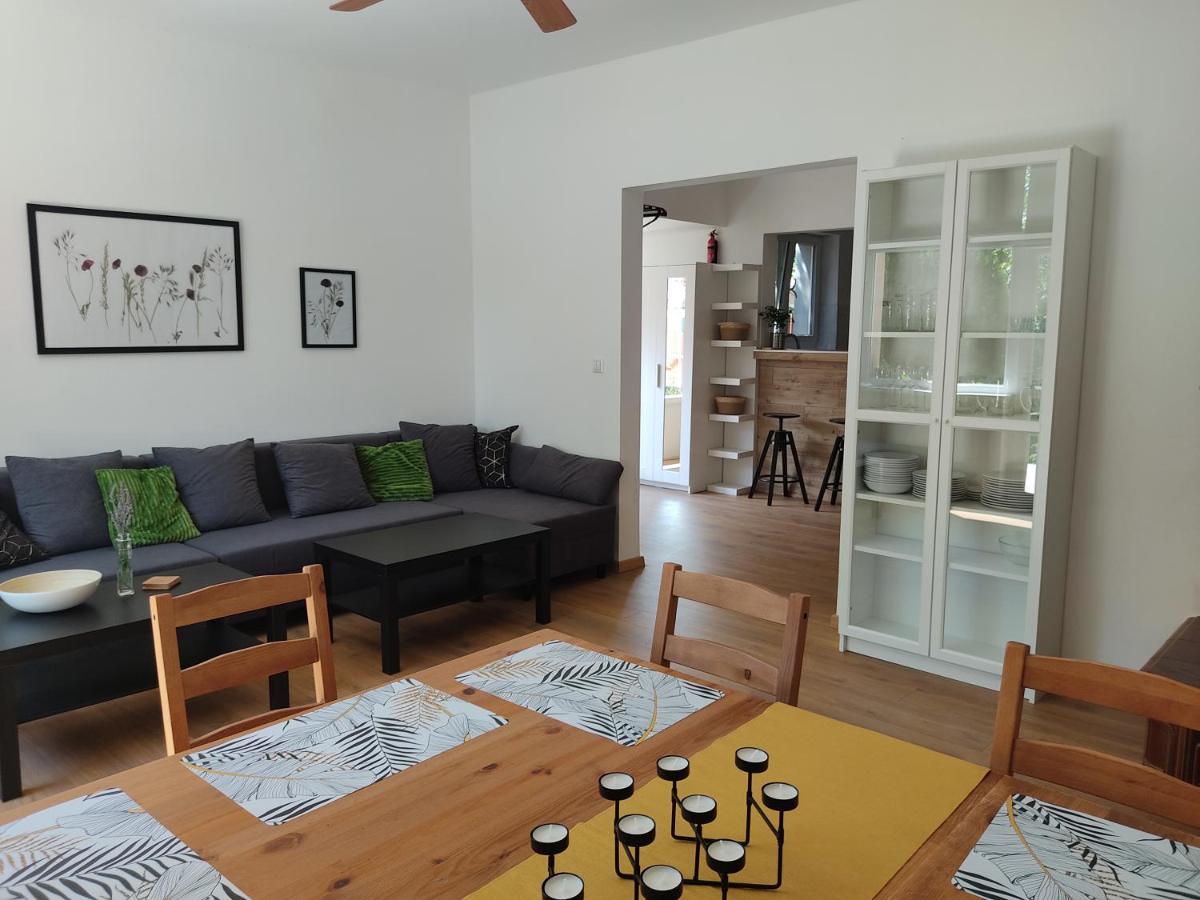 Flora House 3 Minutes From Lake Balaton ケストヘイ エクステリア 写真