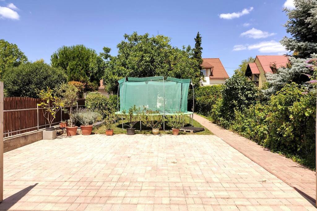 Flora House 3 Minutes From Lake Balaton ケストヘイ エクステリア 写真