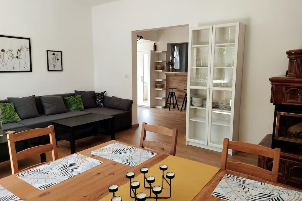 Flora House 3 Minutes From Lake Balaton ケストヘイ エクステリア 写真