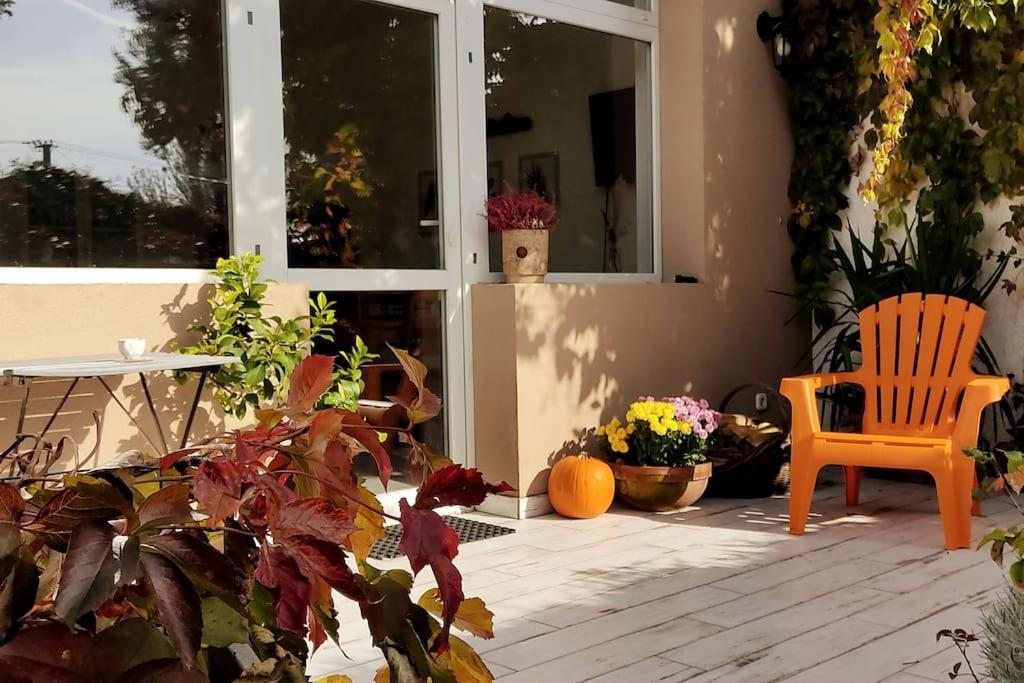 Flora House 3 Minutes From Lake Balaton ケストヘイ エクステリア 写真